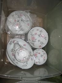 Vintage Noritake-service for 12 +