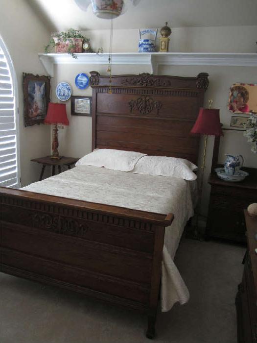 Absolutely Beautiful Tall/High Back Oak Panel Bed With Carved Top Crest, Dental Molding