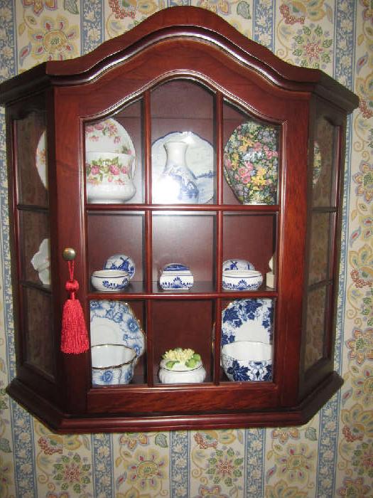 Beautiful Mahogany Display Cabinet