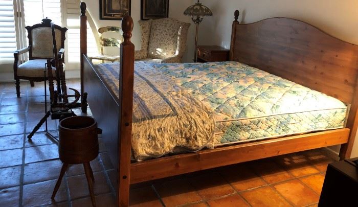 King Knotty Pine Bed