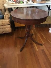 Round Cherry Accent Table