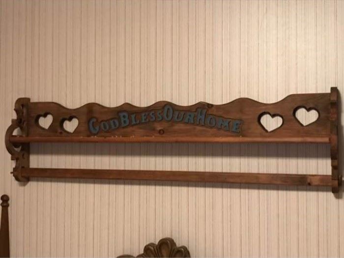 Wood Quilt Shelf