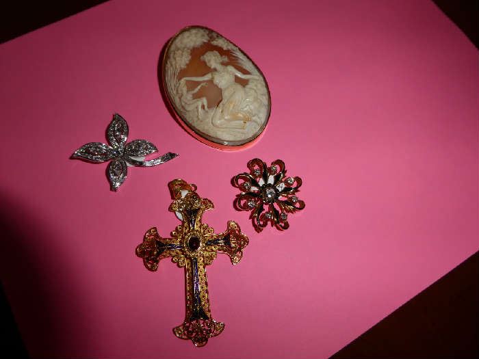 Lovely Platinum and Diamond pin, wonderful cameo and lots more.