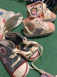Vintage Oshkosh sneakers