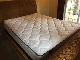 Hampton & Rhodes queen size mattress