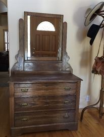 Antique dresser w/mirror