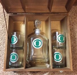 U of O Decanter set