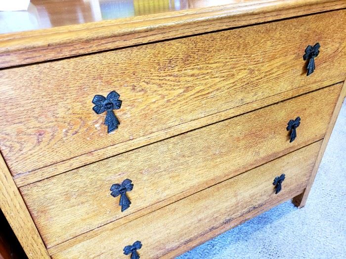 3- drawer vintage oak chest