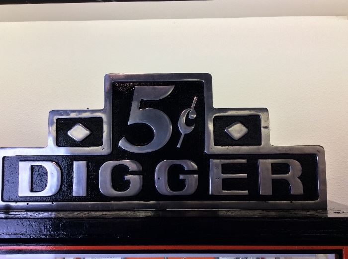 Vintage Coin Operated Nickel Digger Grab Amusement Arcade Game. Invented by William Bartlett and Patented in 1932 known as the Miami Digger!