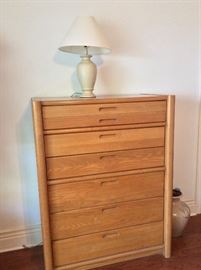 Thomasville 6-Drawer Chest.