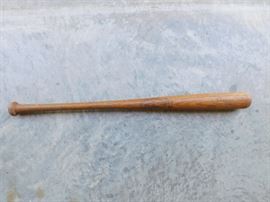 H & B Yogi Berra Bat