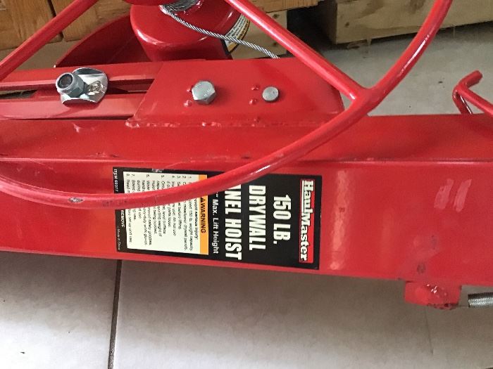 Drywall panel hoist