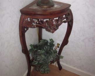 Corner Carved Accent Table Lighting