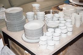 Crate and Barrel Maison Platinum Rim Dish Set