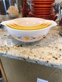 Vintage Yellow Pyrex Bowls