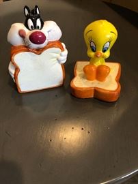 Sylvester and Tweety Salt and Pepper Shakers