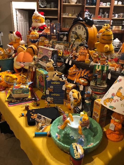 Eighties Gold!!! Vintage Garfield the Cat collectibles including rare finds like the aquarium and push button phones!