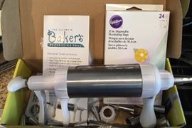 Cake decorating tools