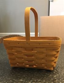 Alternate view of basket