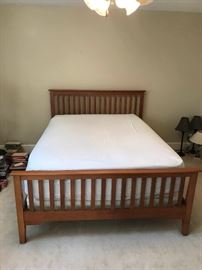 Queen Bed https://ctbids.com/#!/description/share/131974