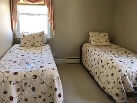 Set of twin beds https://ctbids.com/#!/description/share/131987