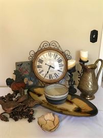 Assorted home decor https://ctbids.com/#!/description/share/131997