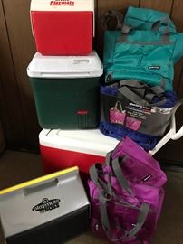 Assorted coolers https://ctbids.com/#!/description/share/131998