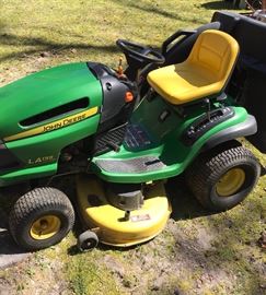 John Deere LA 135 Yard Tractor with Bagger Attachment https://ctbids.com/#!/description/share/132045