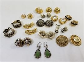 Collection of vintage clip on costume jewelry earrings https://ctbids.com/#!/description/share/132060
