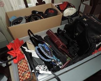 we are sorting the purses and will have better images soon...we likely have 50 for you to choose from 