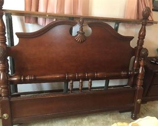 BED FRAME FOR BOTH QUEEN AND FULL SIZE