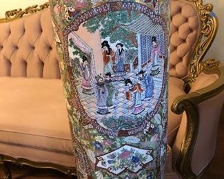 Famile Rose umbrella stand