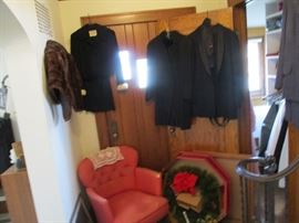 Tails, Tuxedo, fur stole