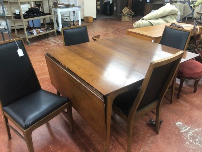 Lane Mid Century Modern Dropleaf Dining Table and 4 Chairs