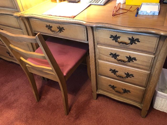 Vintage desk, desk chair
