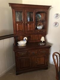 Nice, small hutch