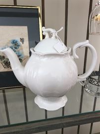 Peppertree Tabletops tea pot