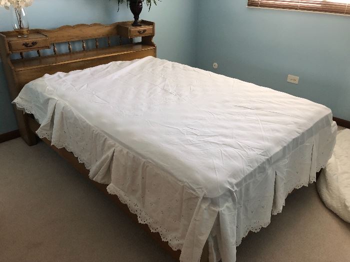 eyelet dust ruffle for full size bed