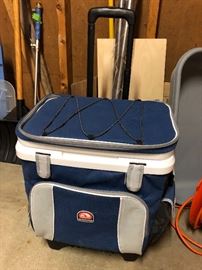 Igloo cooler on wheels