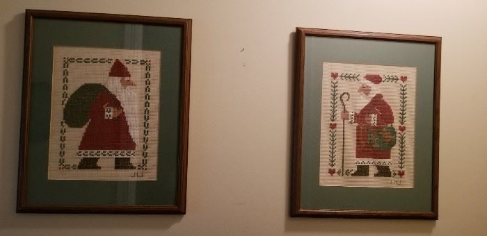 CROSS STITCH SANTAS