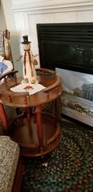 ROUND TABLE ON WHEELS
