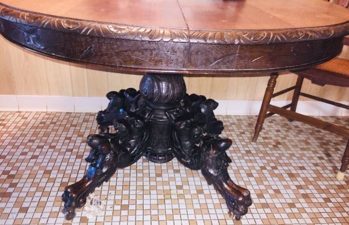 From the Dr. Paul Cyr estate--we found a photo from the 1920's featuring this gorgeous table