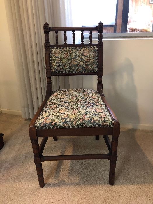 TAPESTRY FABRIC CHAIR