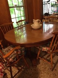 Cochrane Maple Dining Table with 6 Chairs & Four Leaves