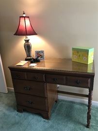 Single pedestal desk and lamp