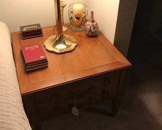 Robinson Brothers end table with the Stiffel Tulip lamp on top!