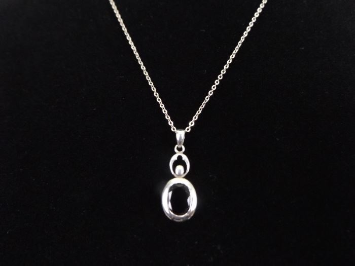.925 Sterling Silver Faceted Garnet Pendant Necklace
