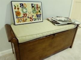 bench seat w/storage