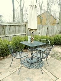 outdoor table and chairs