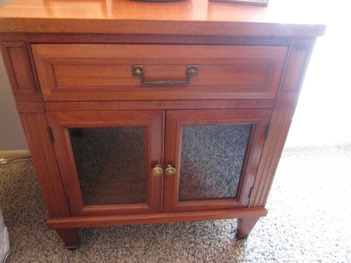 2-Nightstands